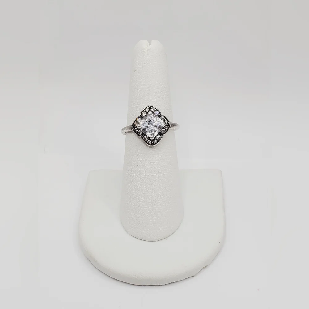 White Diamond Simulants 925 Sterling Silver Halo Milgrain Ring